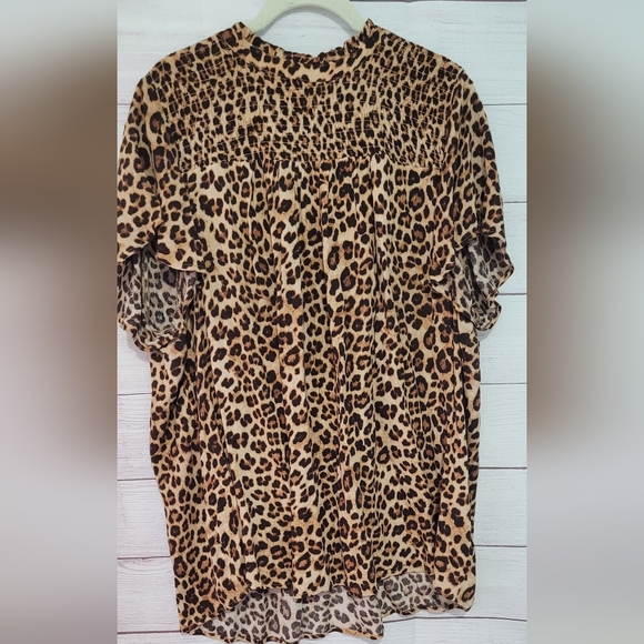 torrid Tops - NWOT Torrid size 2 leopard 🐆 print blouse